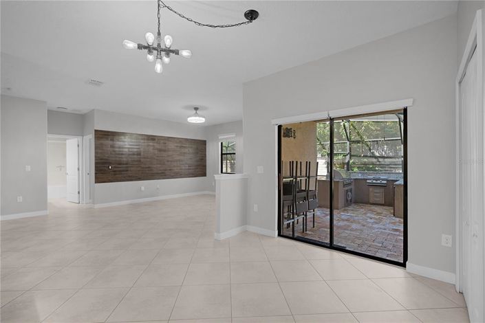 Image No.15-5 Bed Property for sale