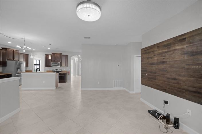 Image No.18-5 Bed Property for sale