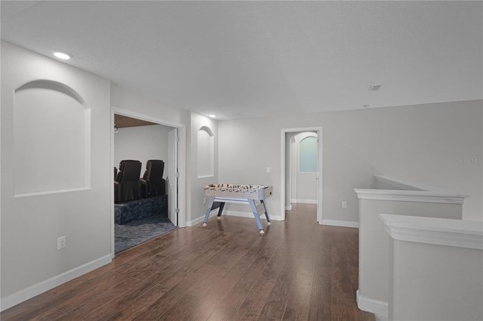 Image No.25-5 Bed Property for sale