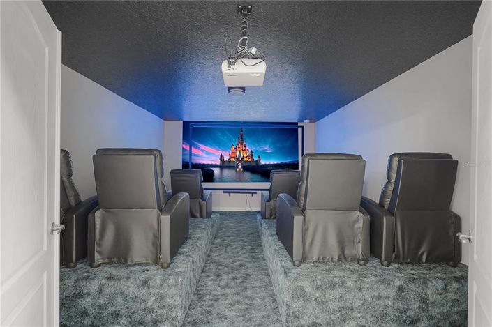 Image No.26-5 Bed Property for sale