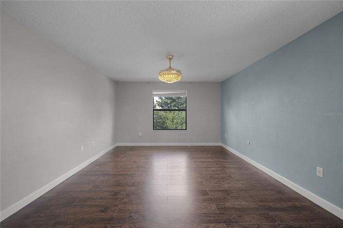 Image No.30-5 Bed Property for sale