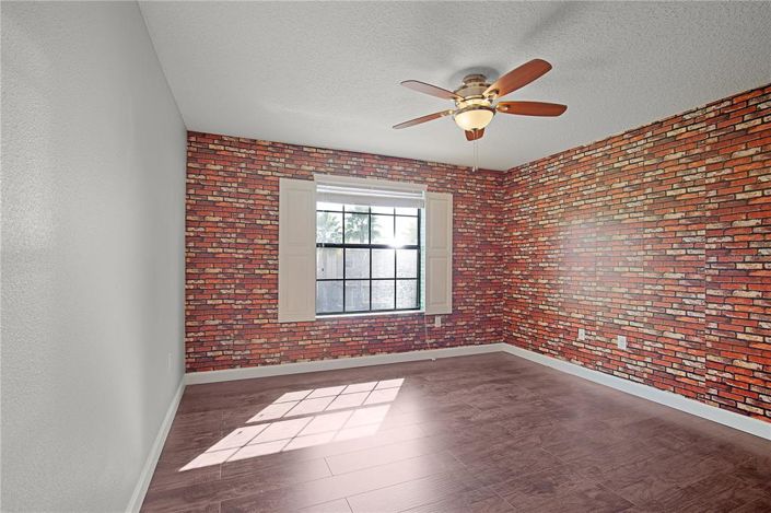 Image No.44-5 Bed Property for sale