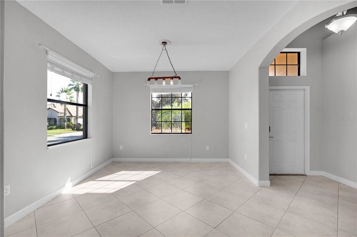 Image No.9-5 Bed Property for sale