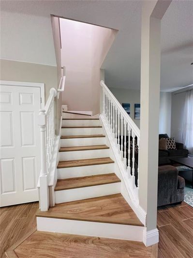 Image No.11-3 Bed Townhouse for sale