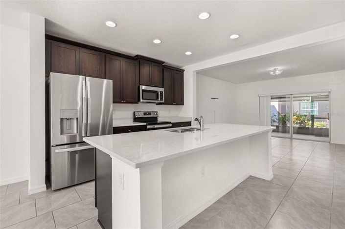 Image No.18-3 Bed Townhouse for sale