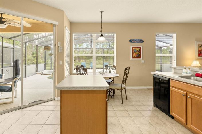 Image No.22-5 Bed Property for sale