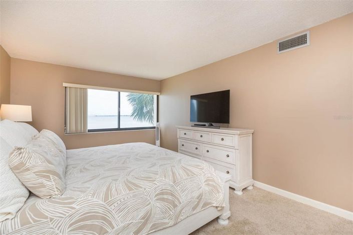 Image No.22-2 Bed Property for sale