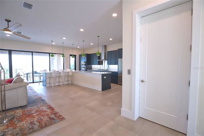 Image No.10-3 Bed Property for sale