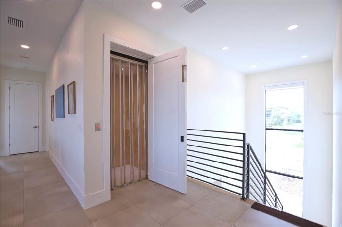 Image No.12-3 Bed Property for sale