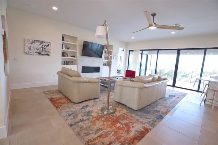 Image No.14-3 Bed Property for sale