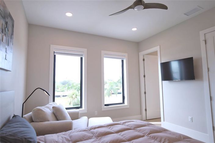 Image No.29-3 Bed Property for sale