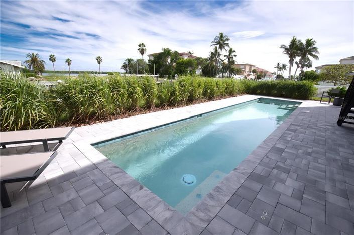 Image No.56-3 Bed Property for sale