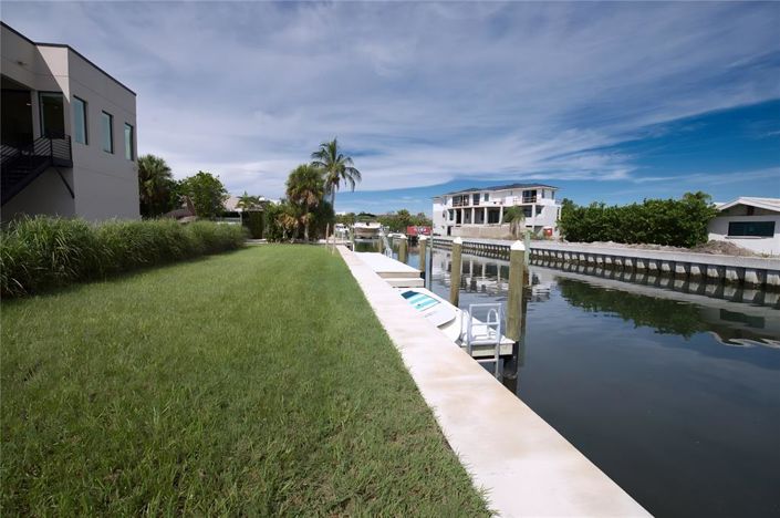 Image No.63-3 Bed Property for sale