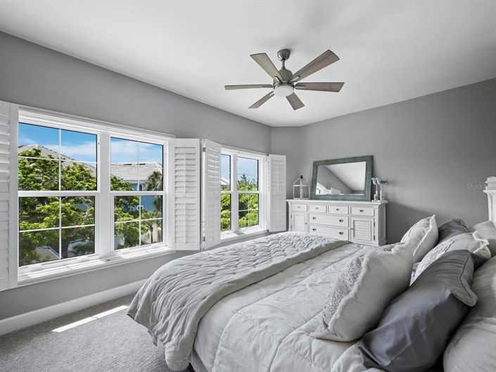 Image No.26-4 Bed Property for sale