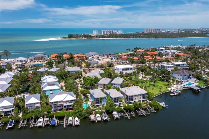 Image No.56-4 Bed Property for sale