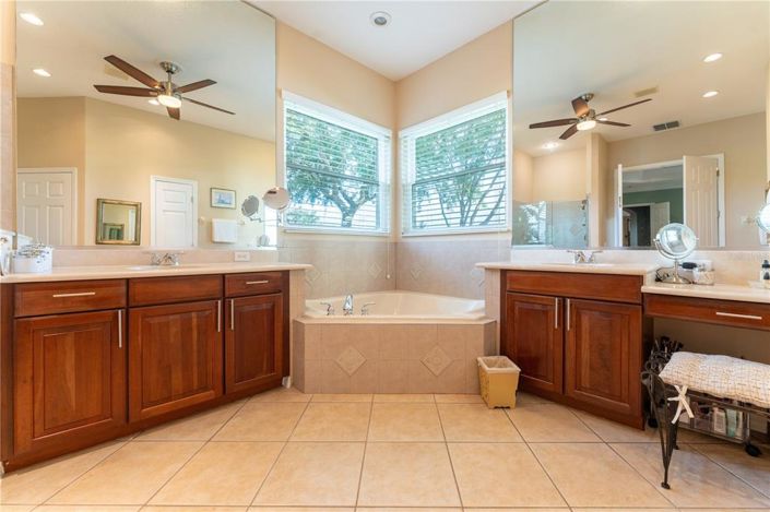 Image No.18-5 Bed Property for sale