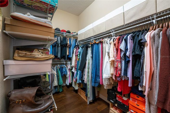 Image No.20-5 Bed Property for sale