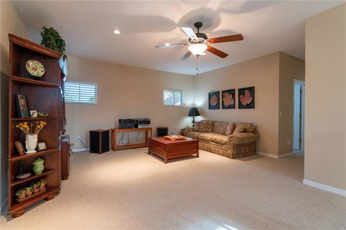 Image No.25-5 Bed Property for sale