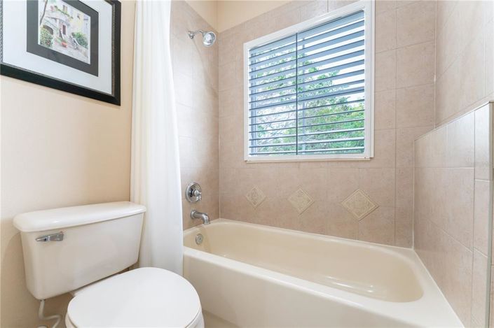 Image No.32-5 Bed Property for sale