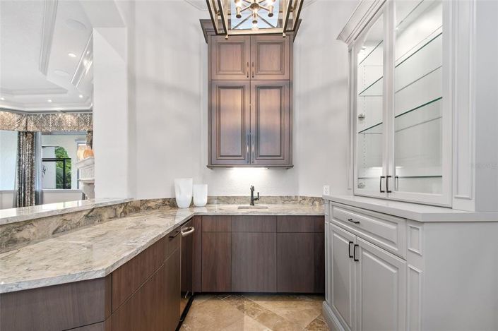 Image No.16-5 Bed Property for sale