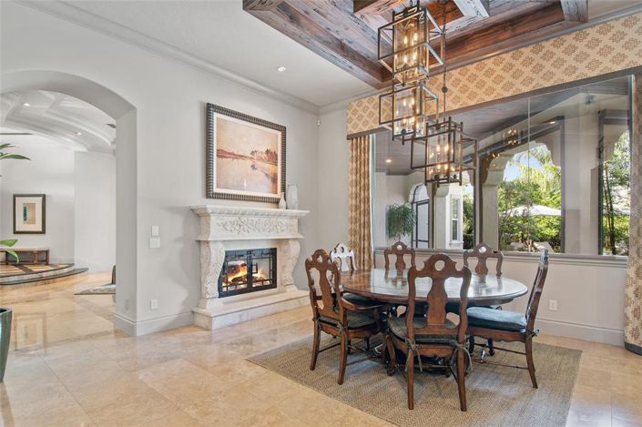 Image No.19-5 Bed Property for sale