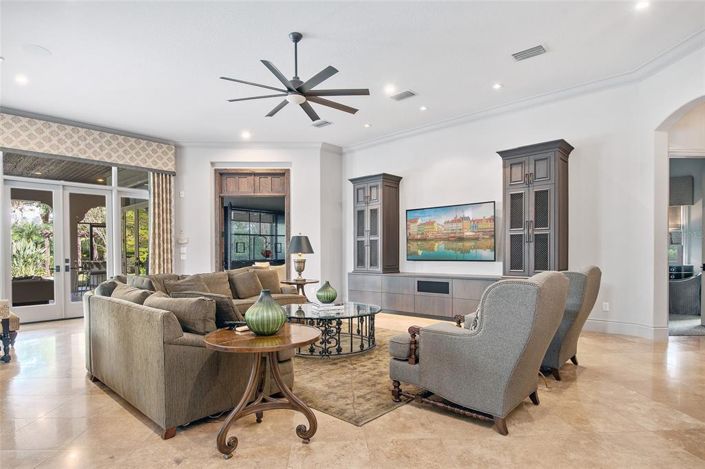 Image No.20-5 Bed Property for sale