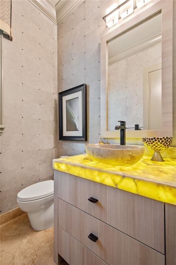 Image No.24-5 Bed Property for sale