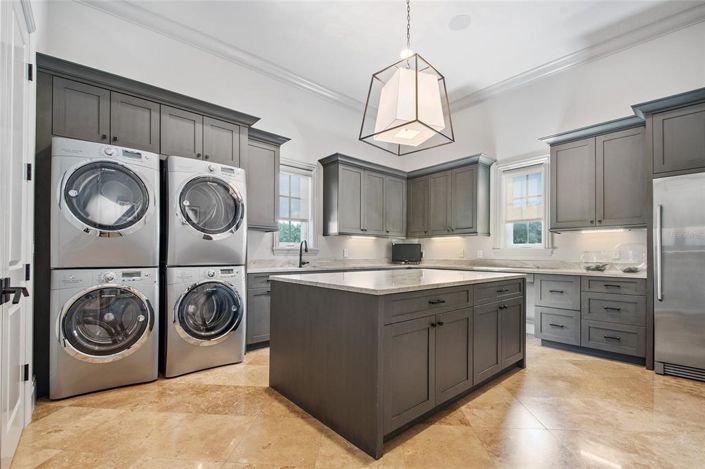 Image No.26-5 Bed Property for sale