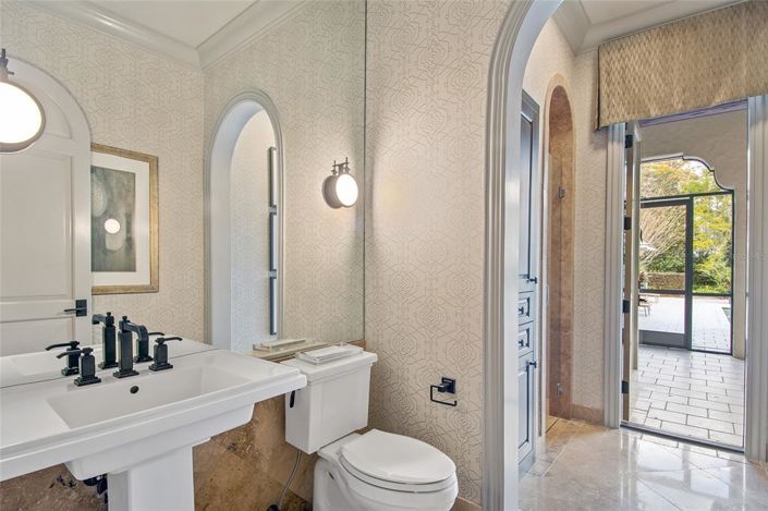 Image No.27-5 Bed Property for sale