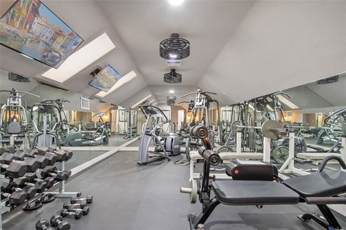 Image No.45-5 Bed Property for sale