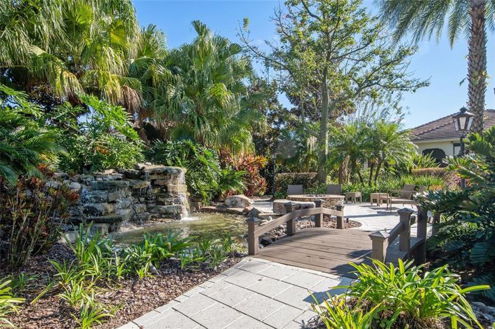 Image No.8-5 Bed Property for sale