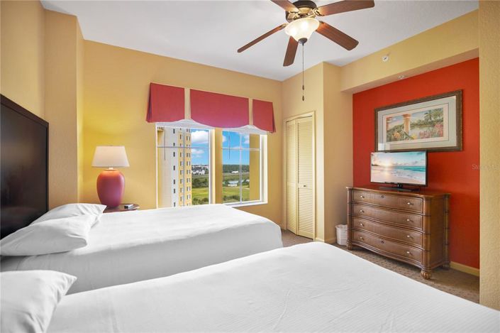 Image No.10-2 Bed Property for sale