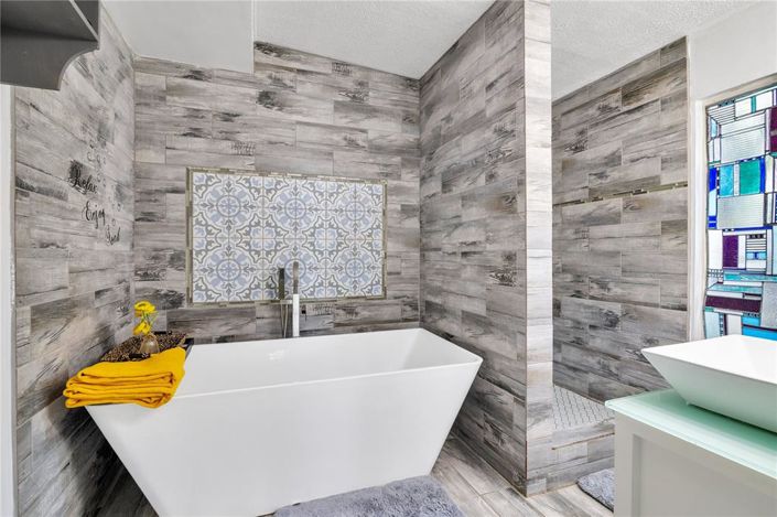 Image No.18-5 Bed Property for sale