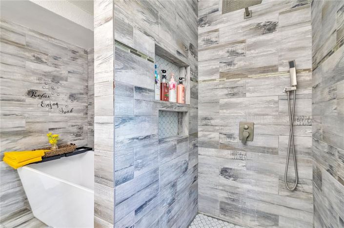 Image No.20-5 Bed Property for sale