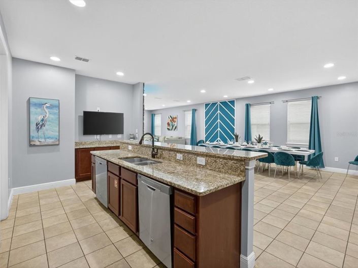 Image No.10-10 Bed Property for sale