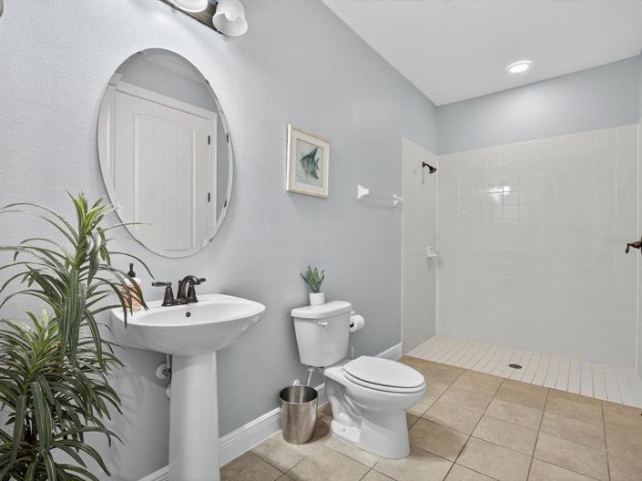 Image No.15-10 Bed Property for sale