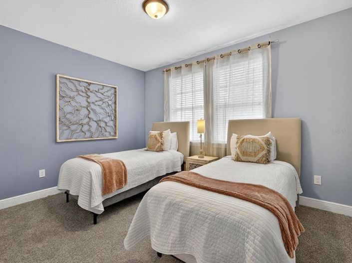 Image No.25-10 Bed Property for sale