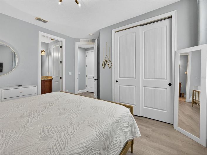 Image No.35-10 Bed Property for sale