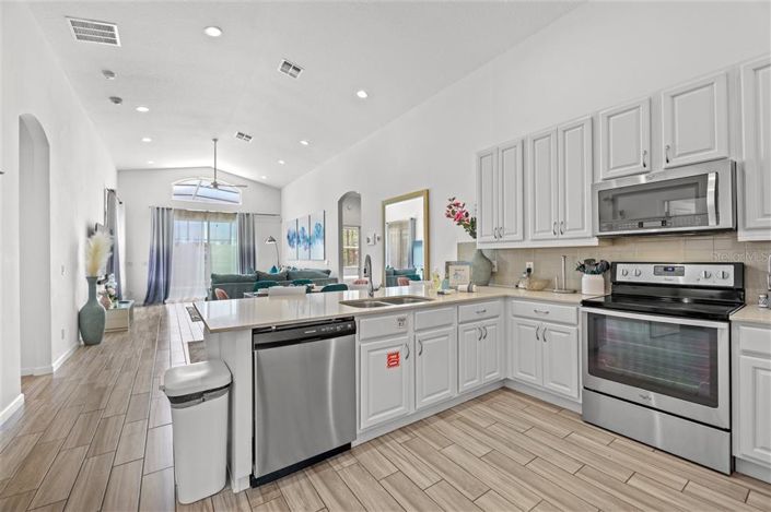 Image No.10-4 Bed Property for sale