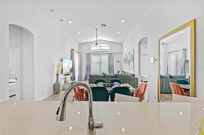 Image No.12-4 Bed Property for sale