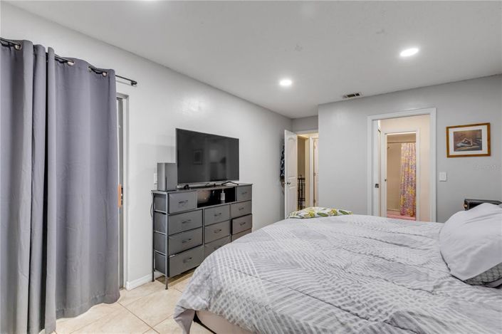 Image No.30-4 Bed Property for sale