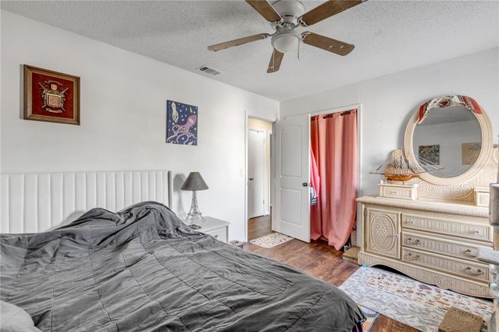 Image No.41-4 Bed Property for sale