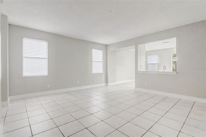 Image No.10-3 Bed Property for sale