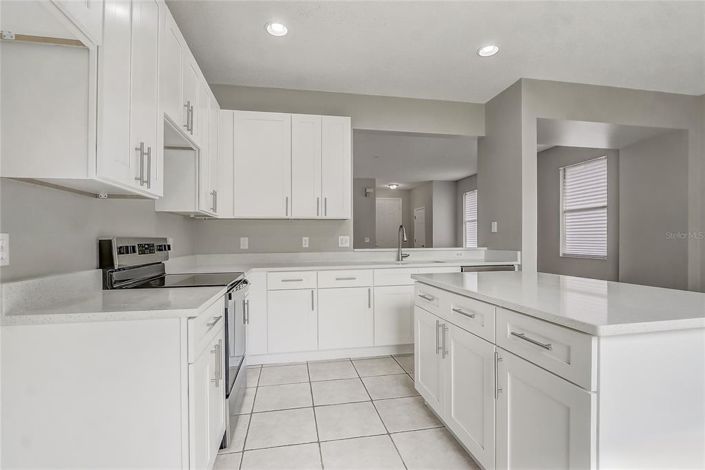 Image No.19-3 Bed Property for sale