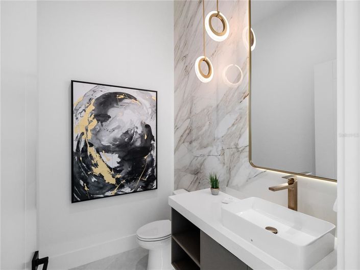 Image No.17-11 Bed Property for sale