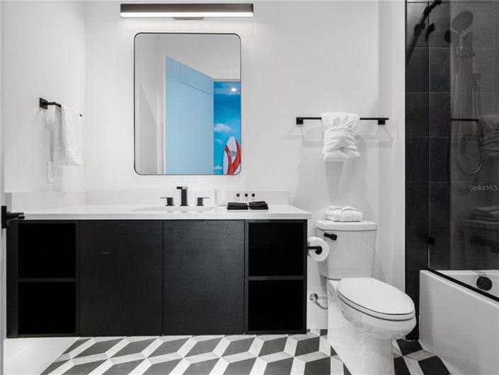 Image No.25-11 Bed Property for sale