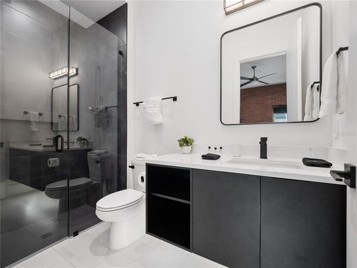 Image No.27-11 Bed Property for sale