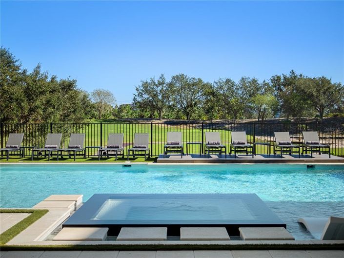 Image No.52-11 Bed Property for sale