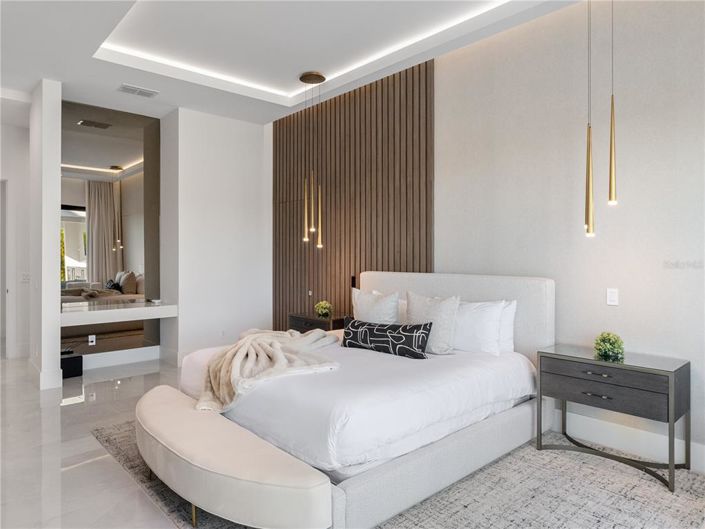 Image No.56-11 Bed Property for sale