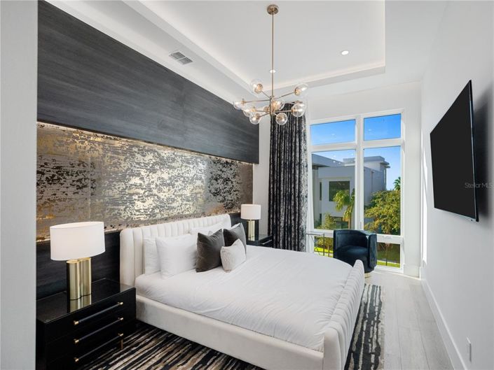 Image No.59-11 Bed Property for sale